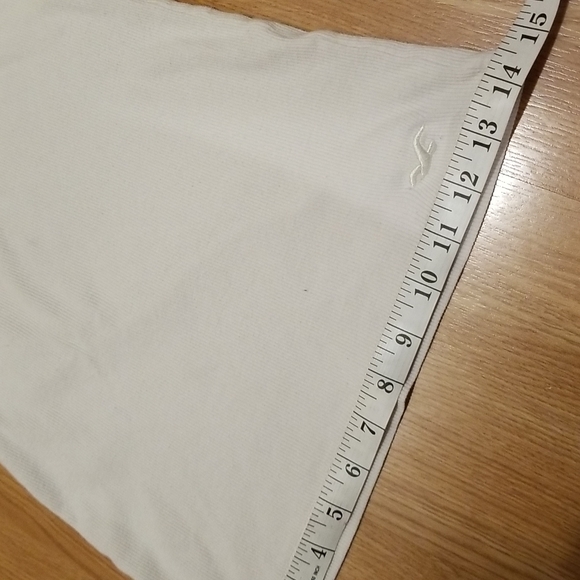 💥3/$10💥 Hollister Avalon Place Tank in White - Picture 5 of 7